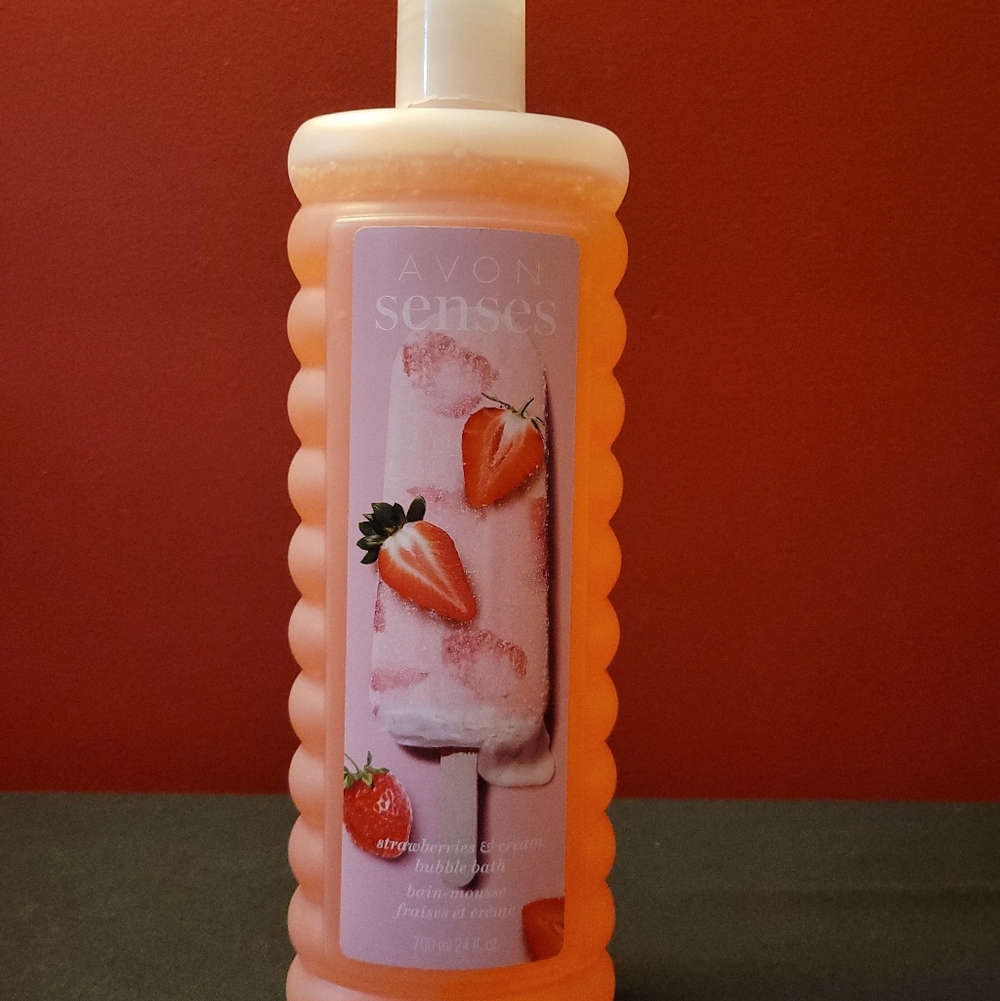 Avon Bubble Bath ~ Senses Strawberry Cream Bubble Bath 24 fl. oz.